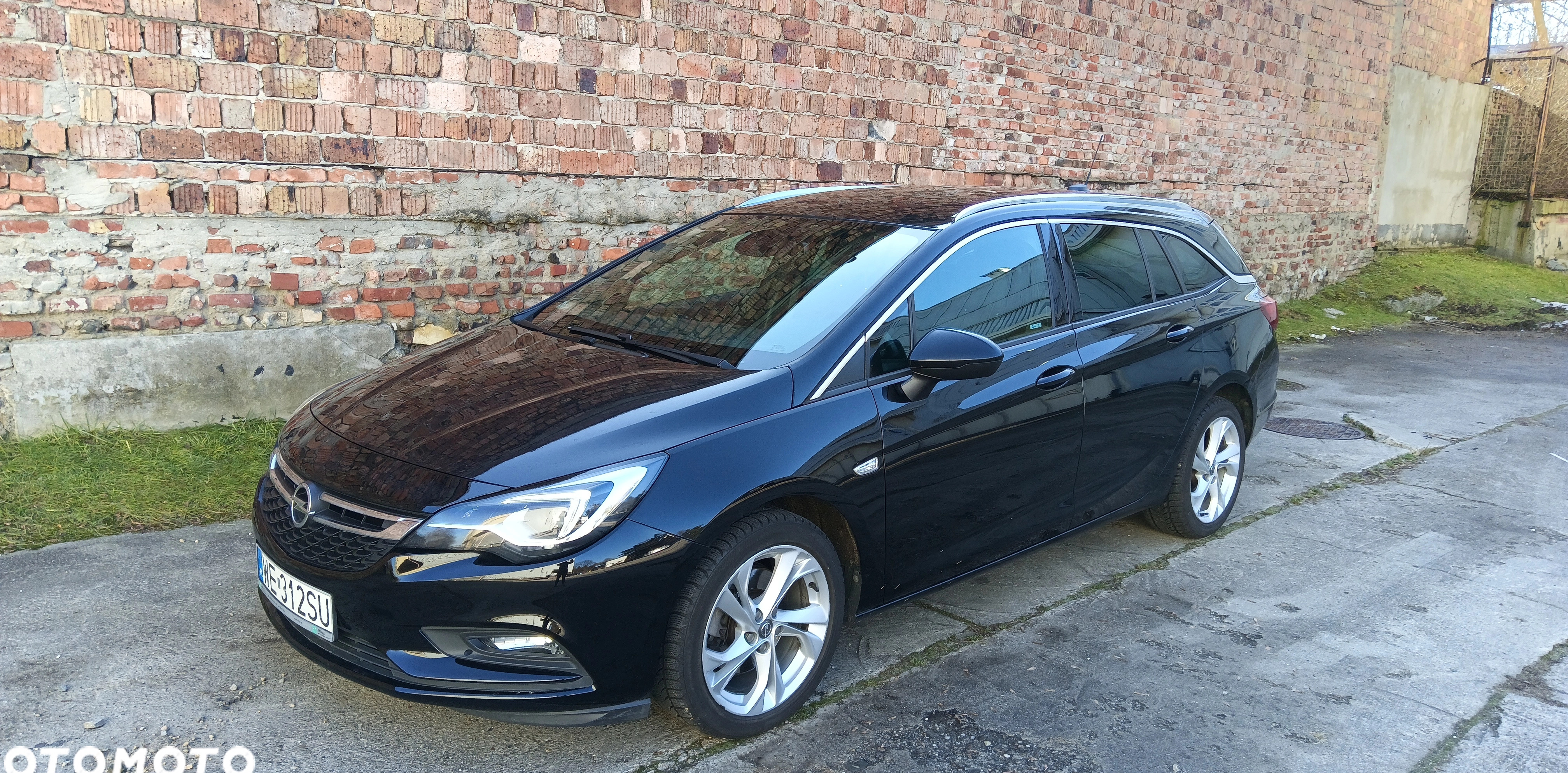 Opel Astra cena 46500 przebieg: 167500, rok produkcji 2018 z Katowice małe 137